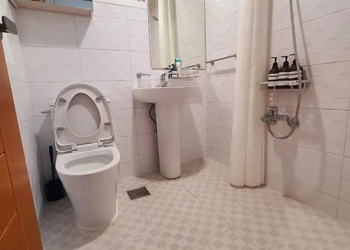 H-stay,3rooms,4beds,upto8guests,nohill *