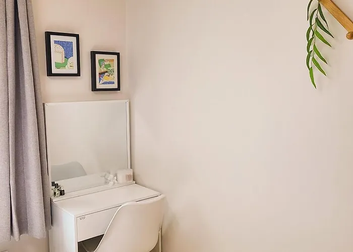 H-stay,3rooms,4beds,upto8guests,nohill *