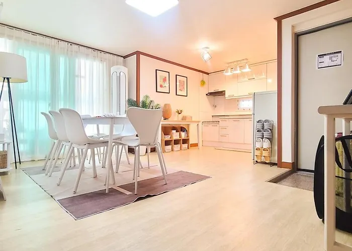 H-stay,3rooms,4beds,upto8guests,nohill