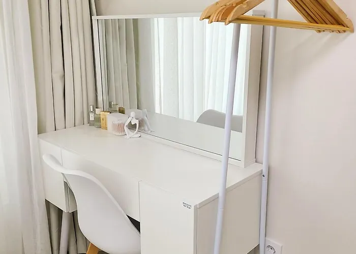 H-stay,3rooms,4beds,upto8guests,nohill *